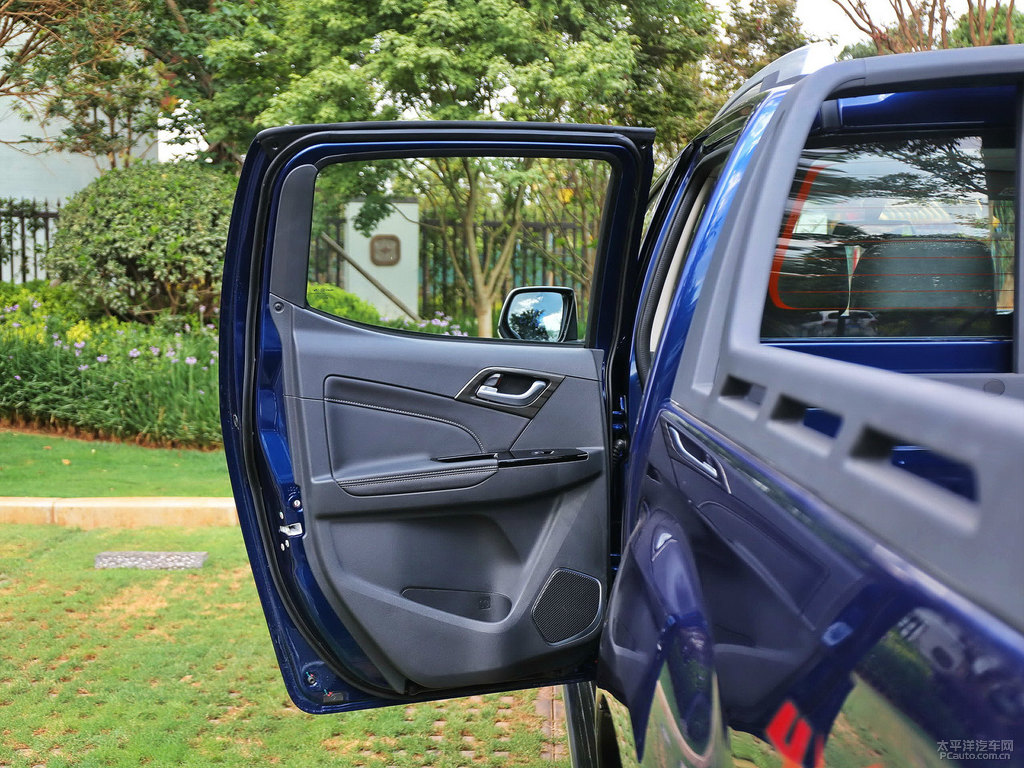 D-MAX܇DƬ