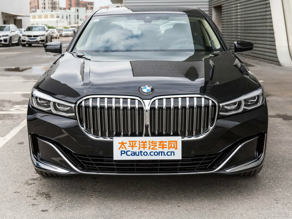 寶石青寶馬7系車頭外觀圖片