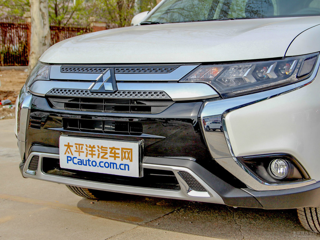 珍珠白歐藍德車頭外觀圖片