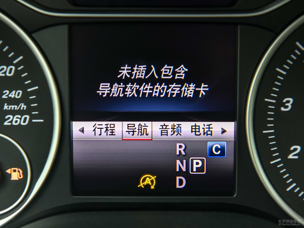 卷云白奔馳B級(jí)中控內(nèi)飾圖片