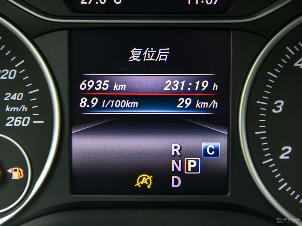 卷云白奔馳B級中控內(nèi)飾圖片