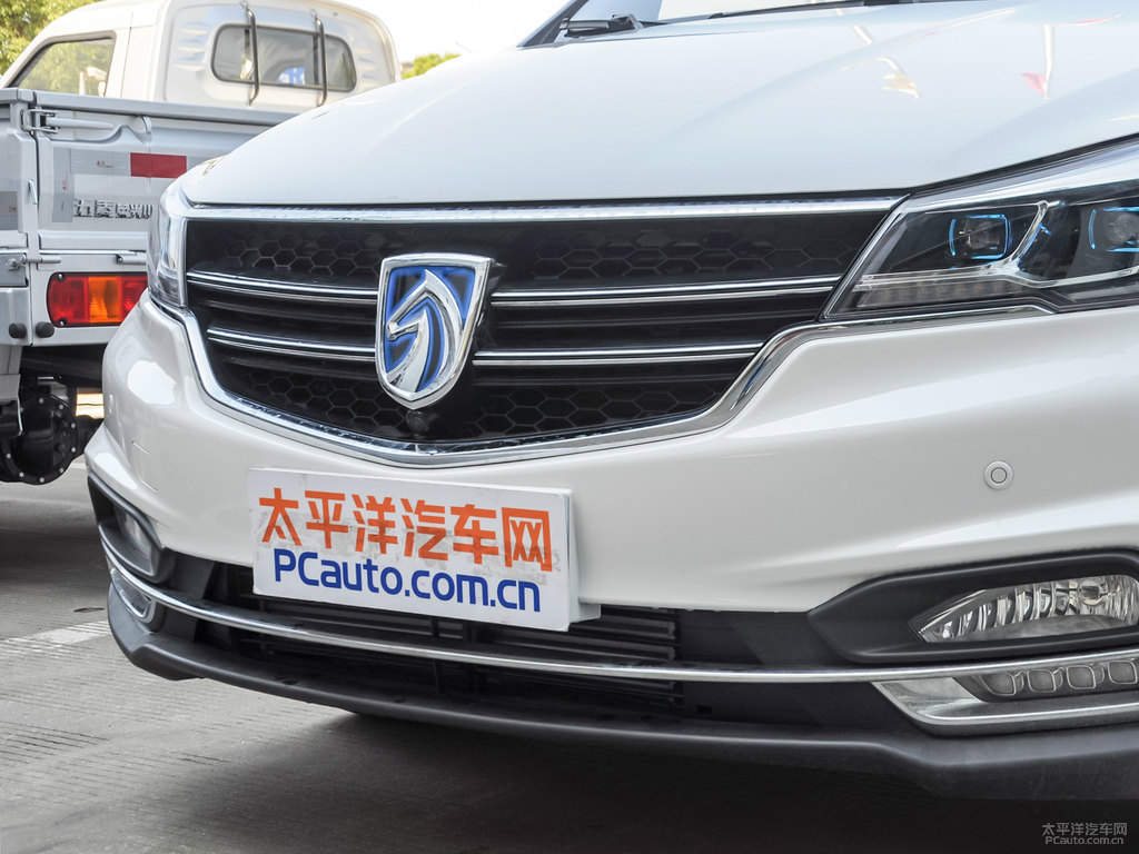 糖果白寶駿730車頭外觀圖片