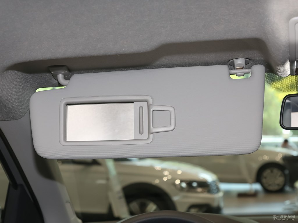 星辰灰途鎧車廂內(nèi)飾圖片