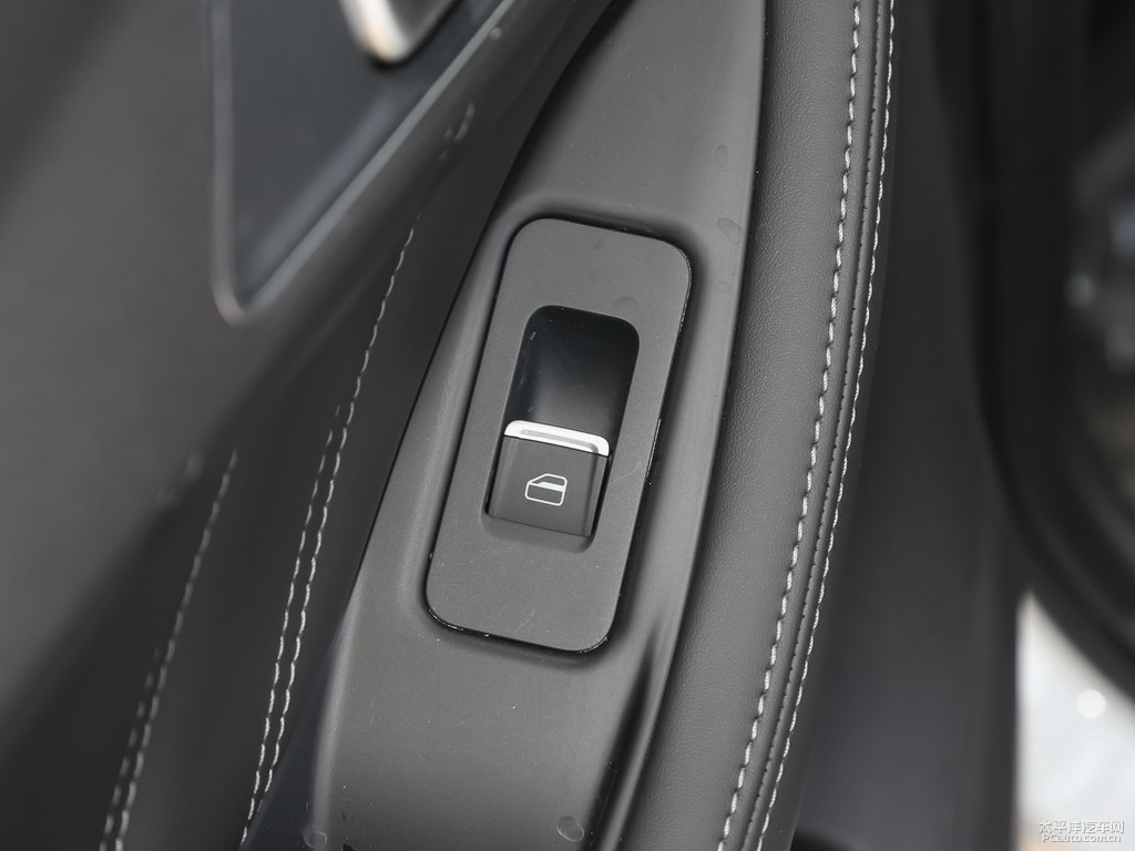 皓月白瑞虎7車廂內(nèi)飾圖片