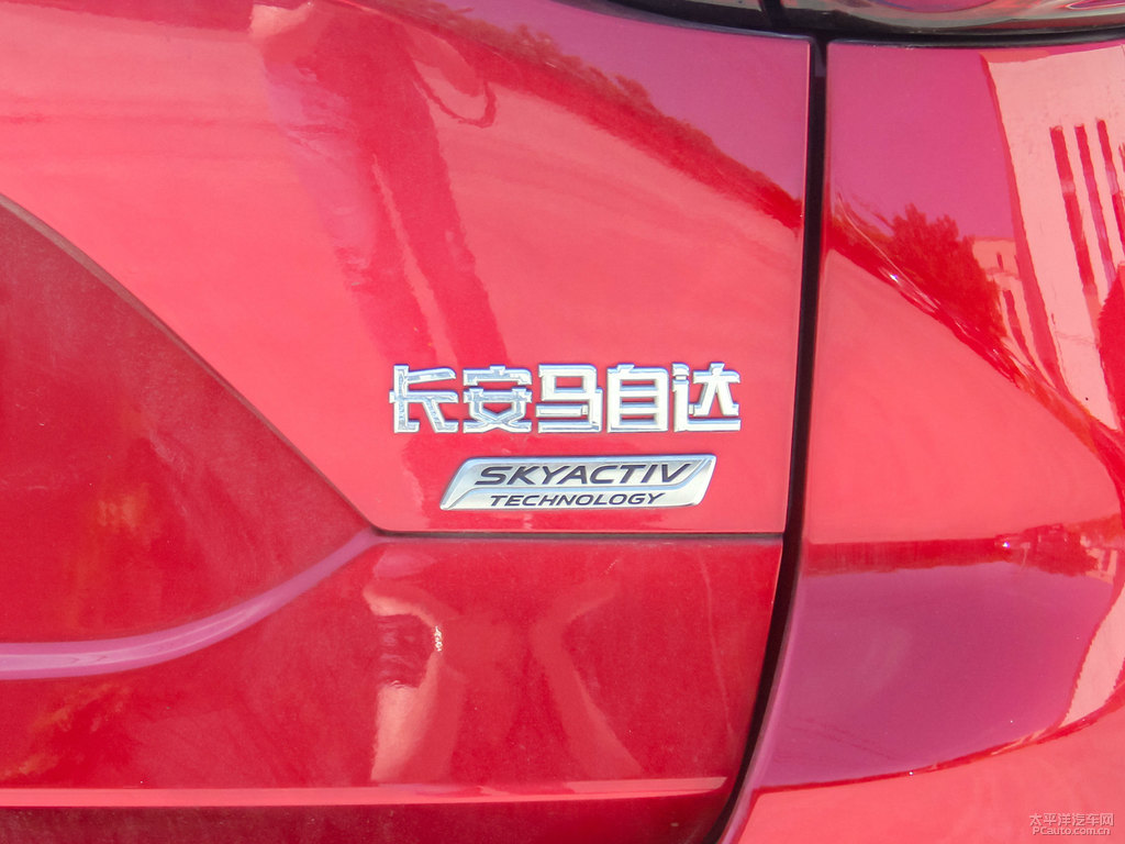 水晶魂動紅馬自達(dá)CX-5車尾外觀圖片