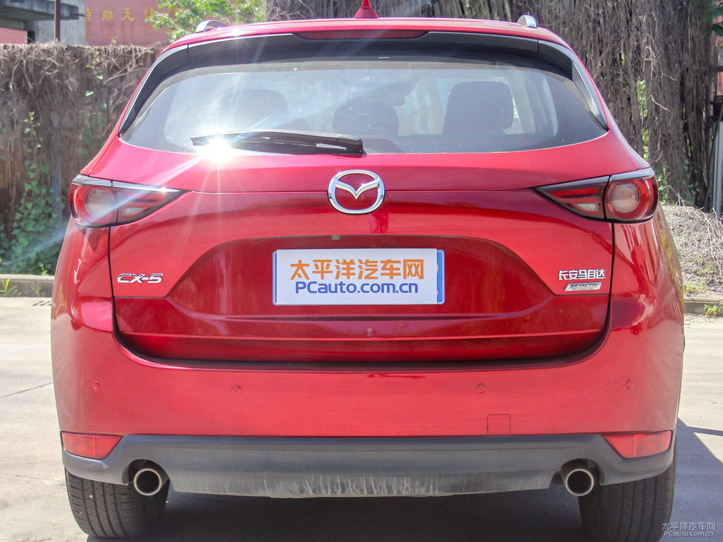 水晶魂動(dòng)紅馬自達(dá)CX-5車尾外觀圖片