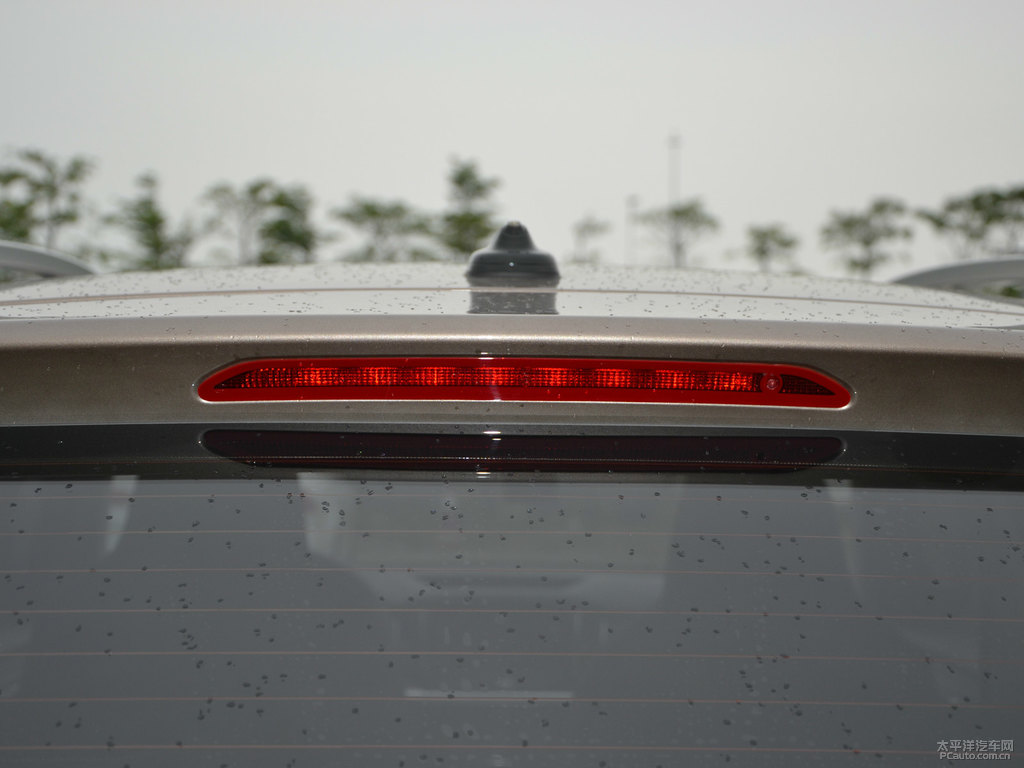 摩登金柯米克車尾外觀圖片