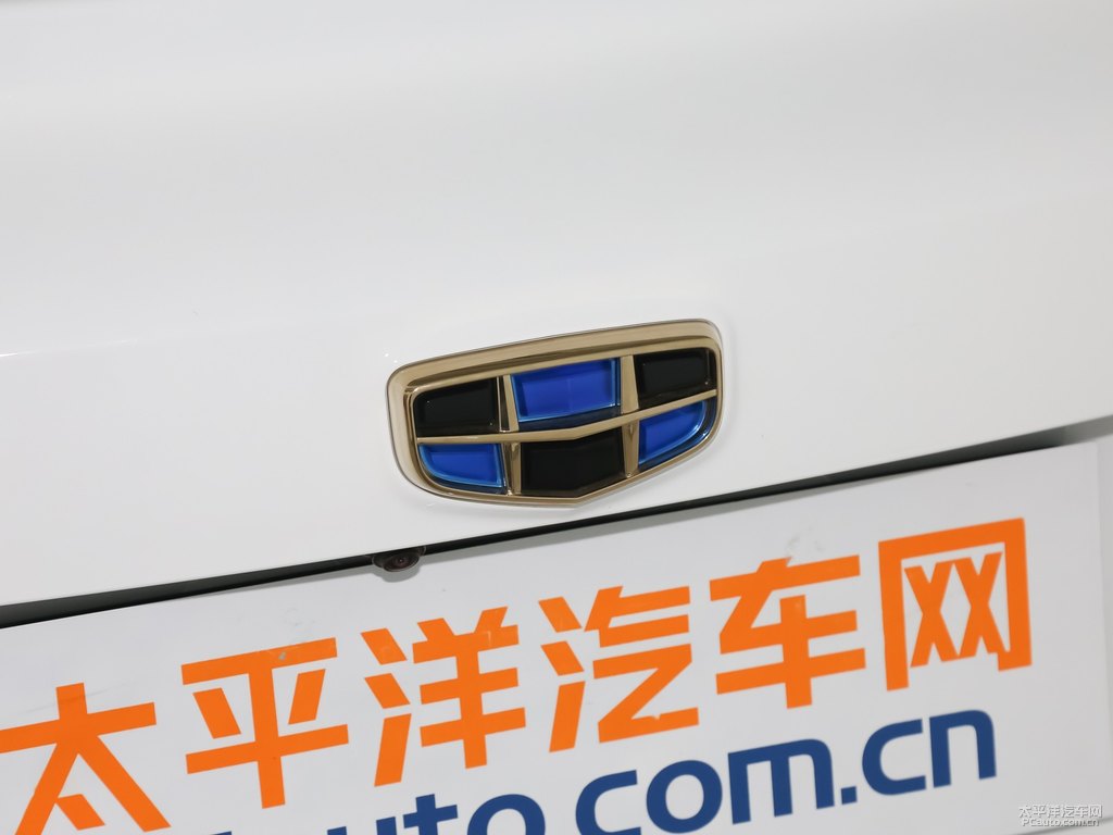 冰晶白遠(yuǎn)景X3車尾外觀圖片