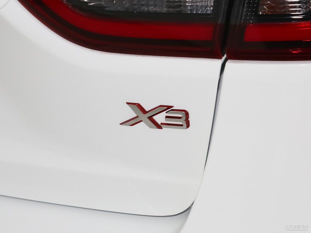 冰晶白遠(yuǎn)景X3車尾外觀圖片