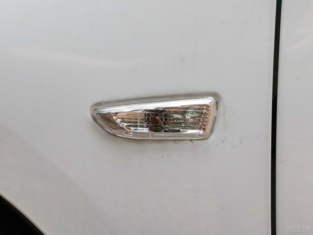 天真白科魯澤車身外觀圖片