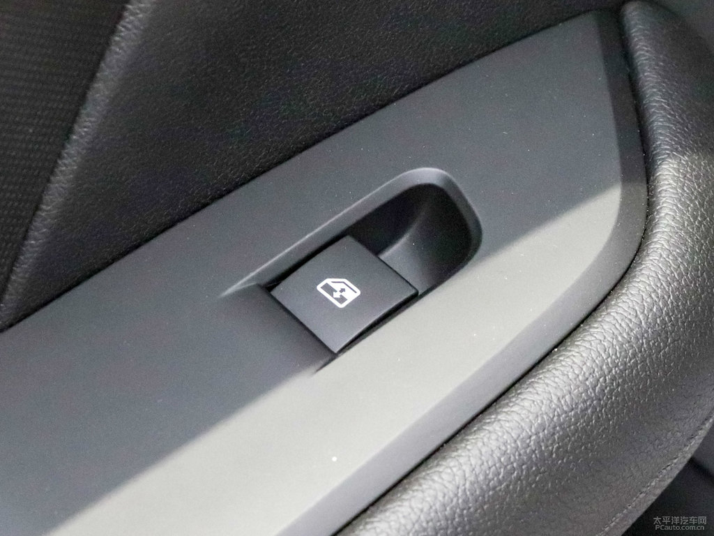 天真白科魯澤車廂內(nèi)飾圖片