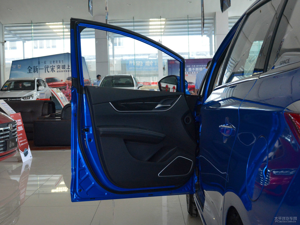 鉆石藍(lán)宋MAX車廂內(nèi)飾圖片