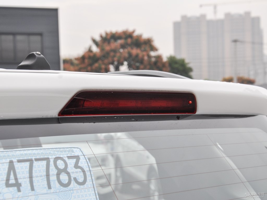喜馬拉雅白翼搏車尾外觀圖片