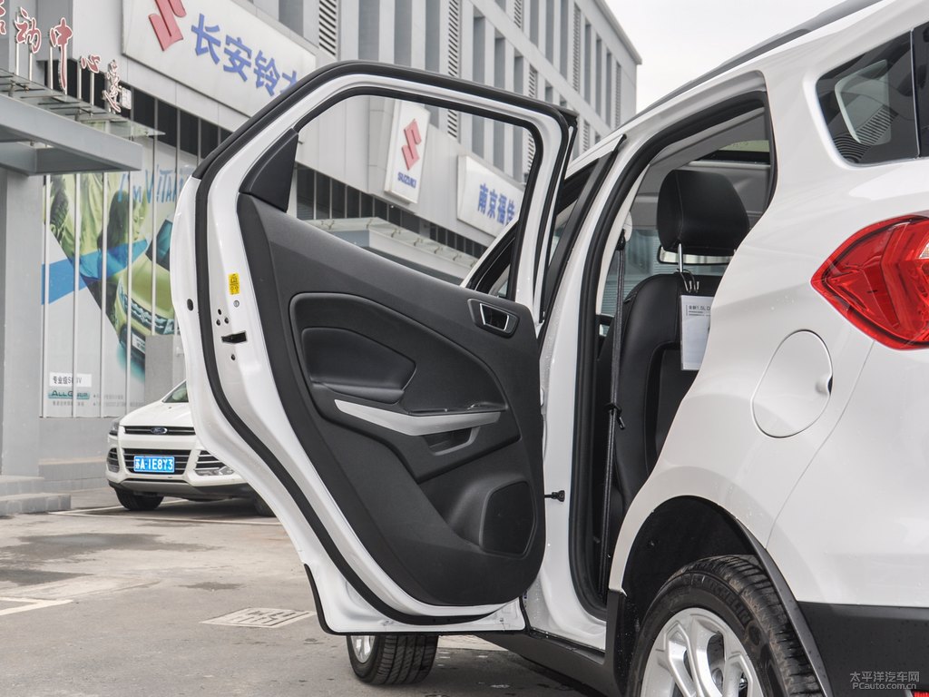 喜馬拉雅白翼搏車廂內(nèi)飾圖片