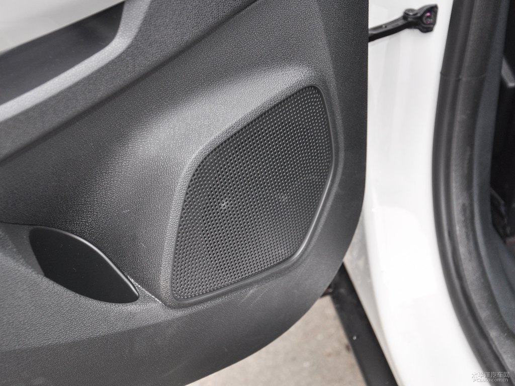 喜馬拉雅白翼搏車廂內(nèi)飾圖片