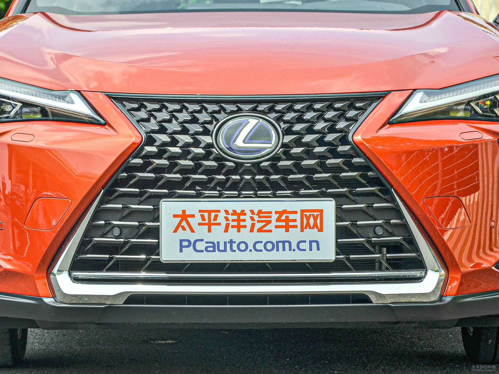 雷克薩斯UX外觀高清大圖