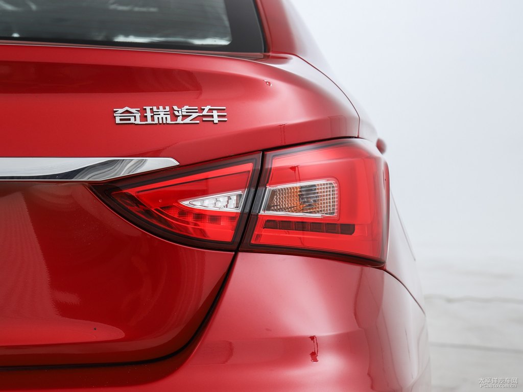 烈焰紅艾瑞澤5車尾外觀圖片