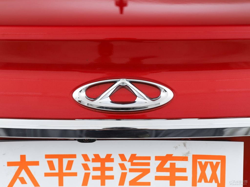 烈焰紅艾瑞澤5車尾外觀圖片