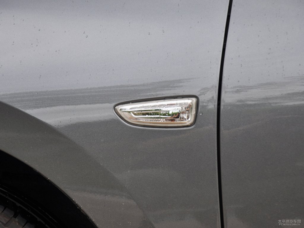 海崖灰科沃茲車身外觀圖片