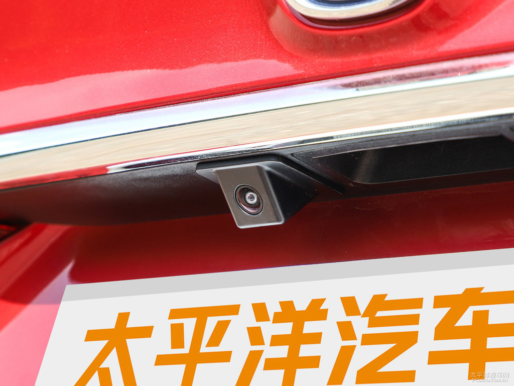 耀動(dòng)紅逸動(dòng)車尾外觀圖片