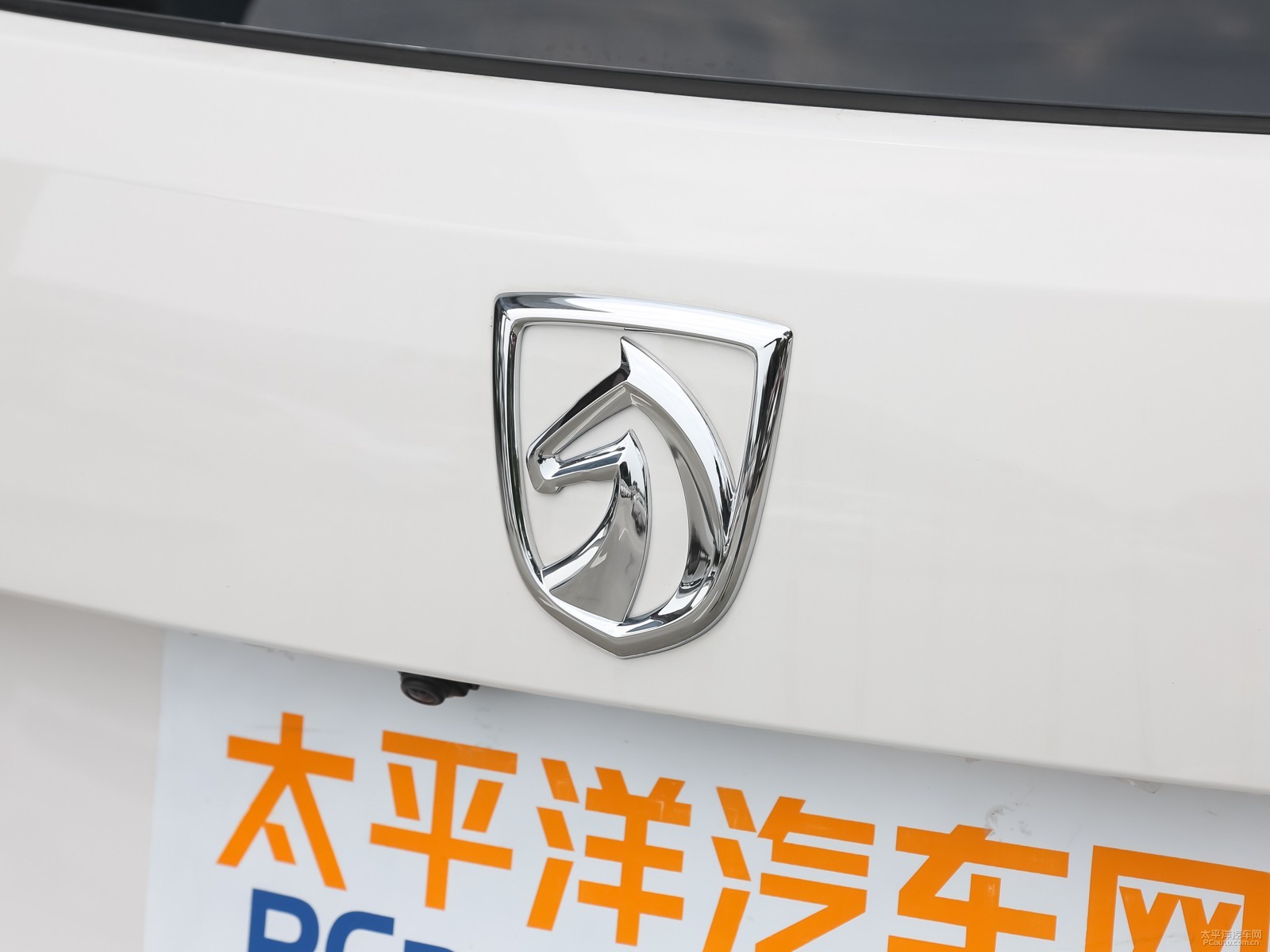 寶駿730外觀高清大圖