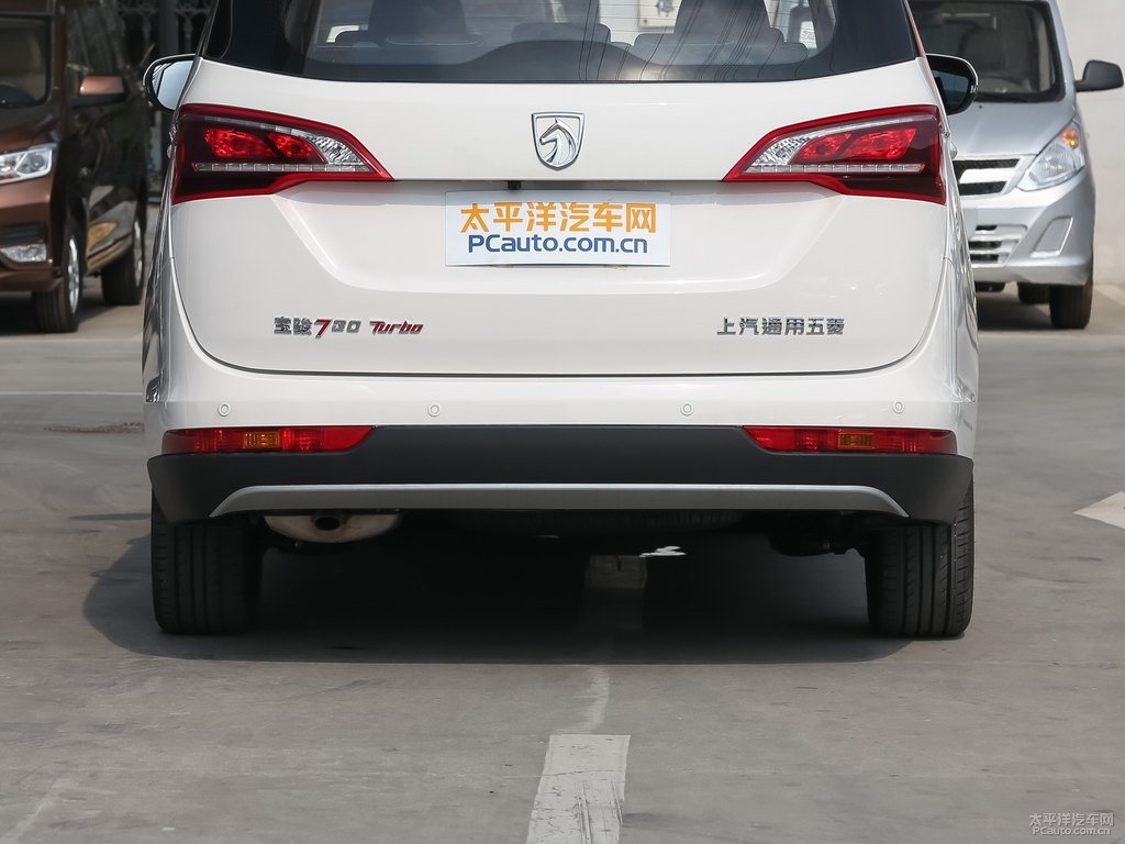 糖果白寶駿730車尾外觀圖片