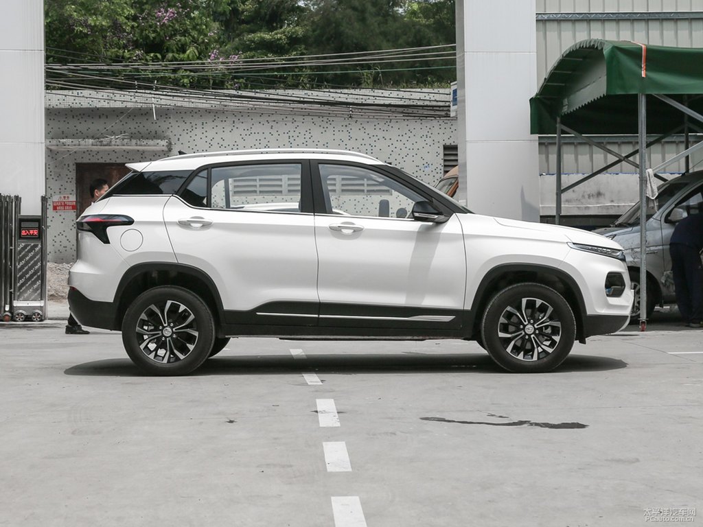 糖果白寶駿510整車外觀外觀圖片