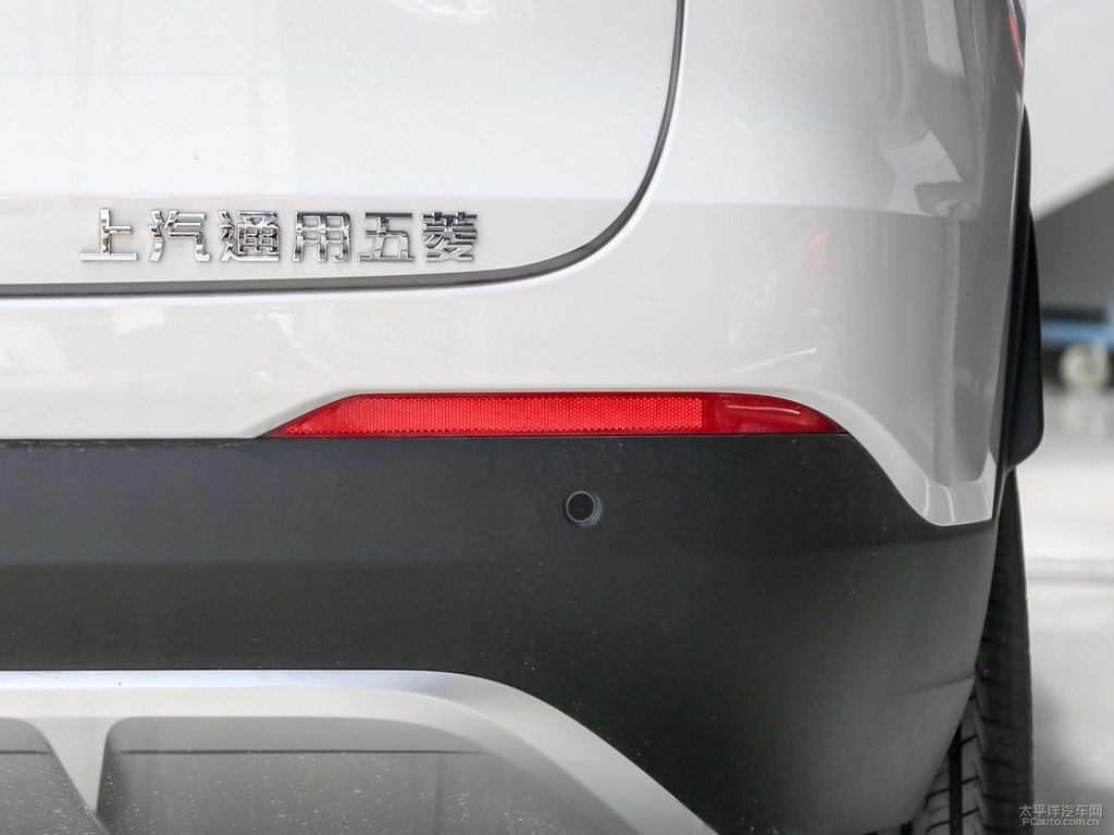 糖果白寶駿510車尾外觀圖片