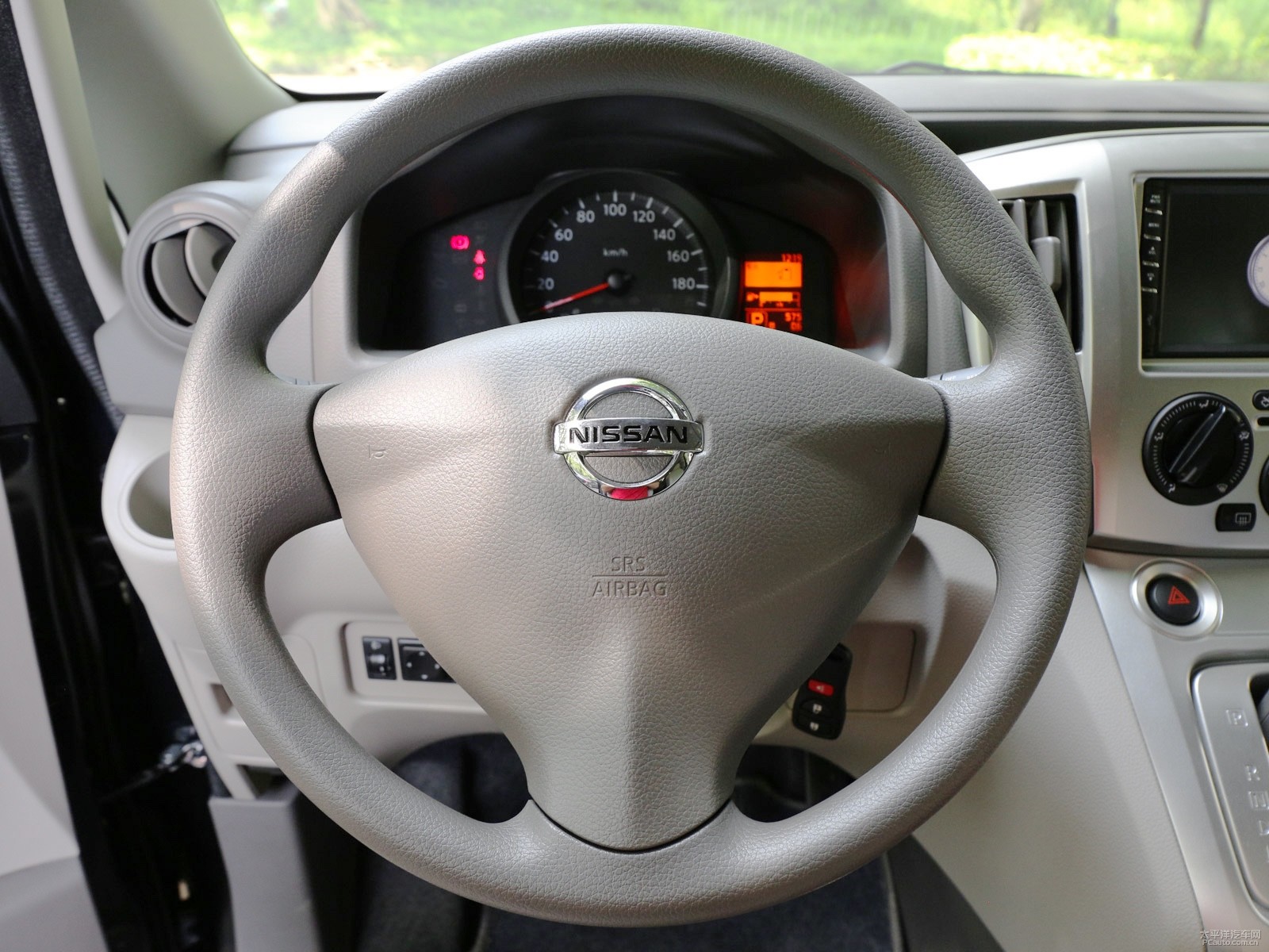 日產(chǎn)NV200內(nèi)飾高清大圖