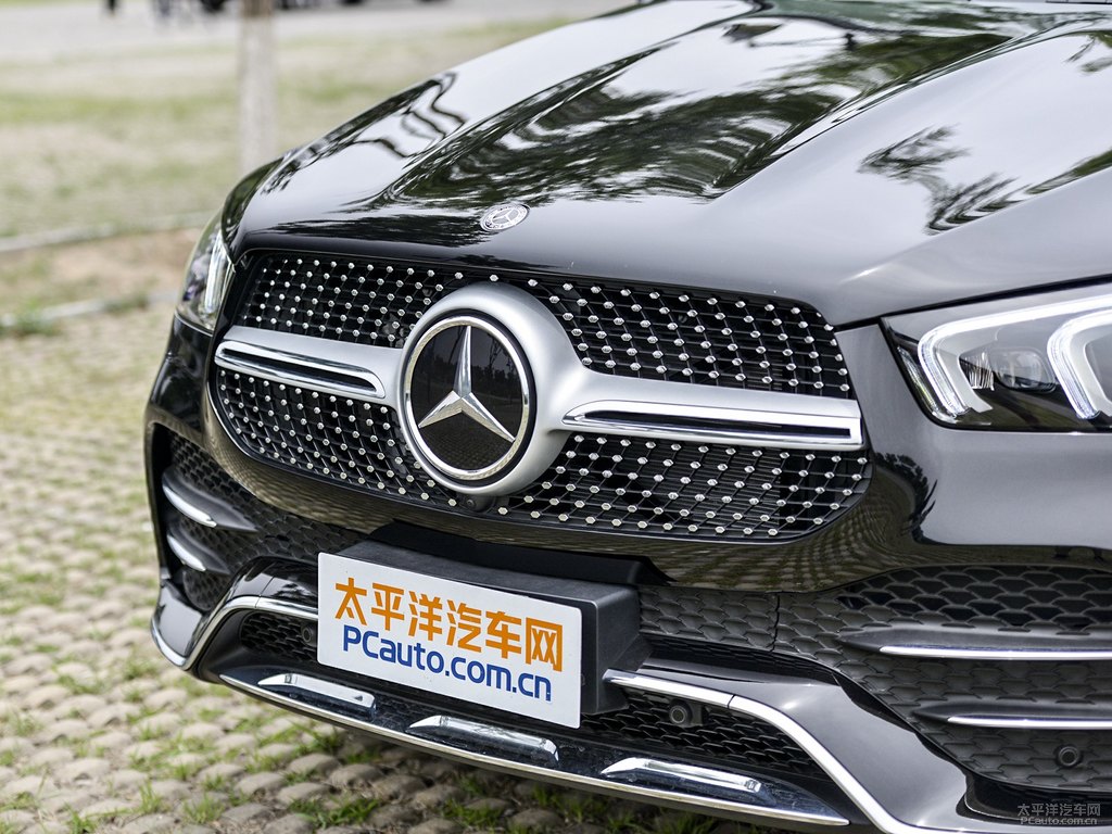 曜巖黑奔馳GLE車頭外觀圖片