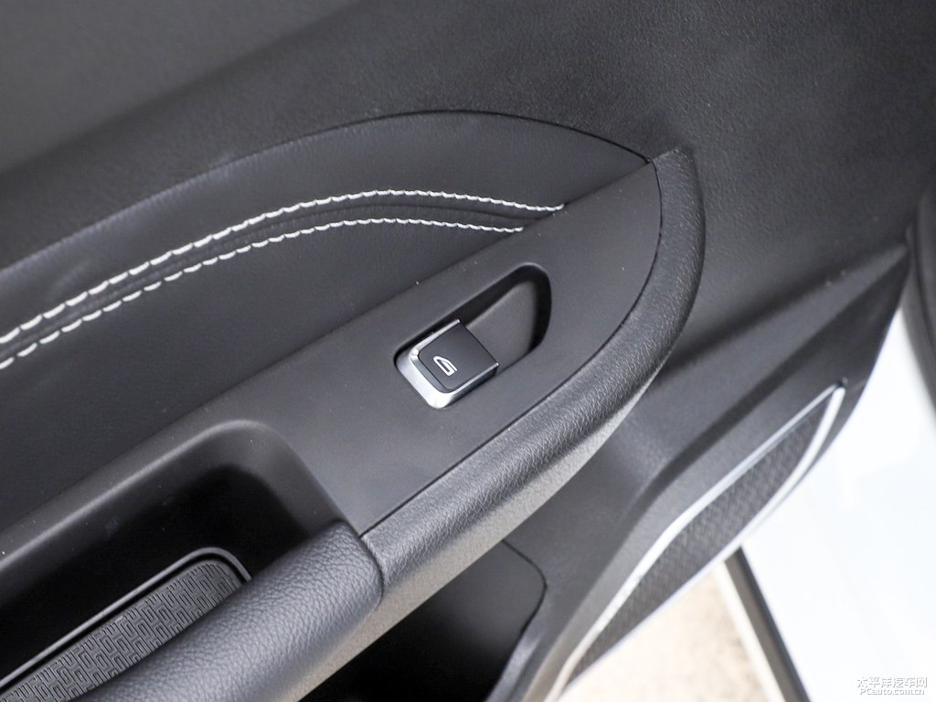 冰晶白遠景X3車廂內飾圖片