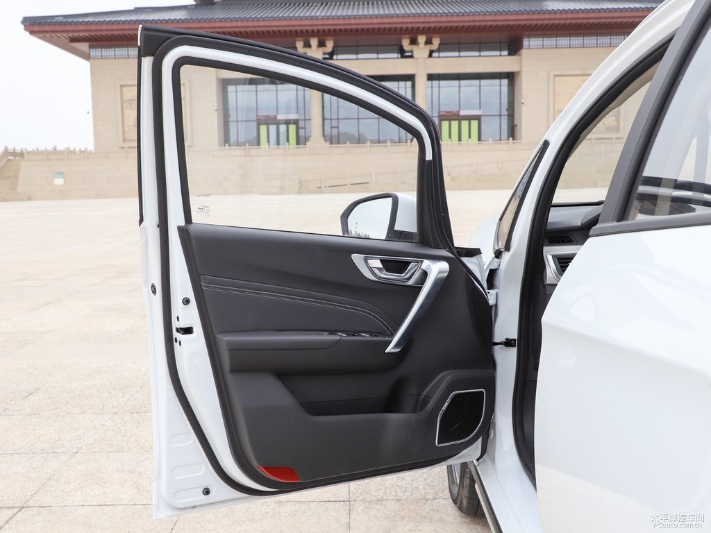 冰晶白遠景X3車廂內(nèi)飾圖片
