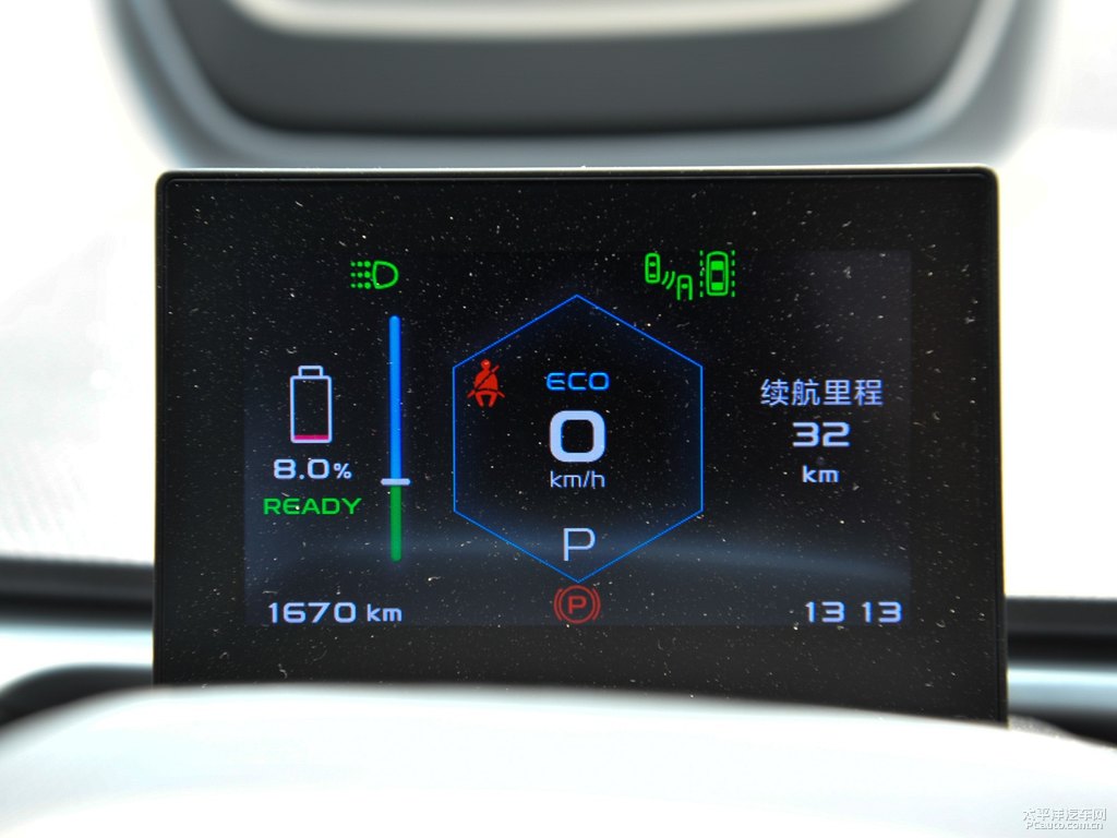 0℃白吉利幾何A中控內(nèi)飾圖片