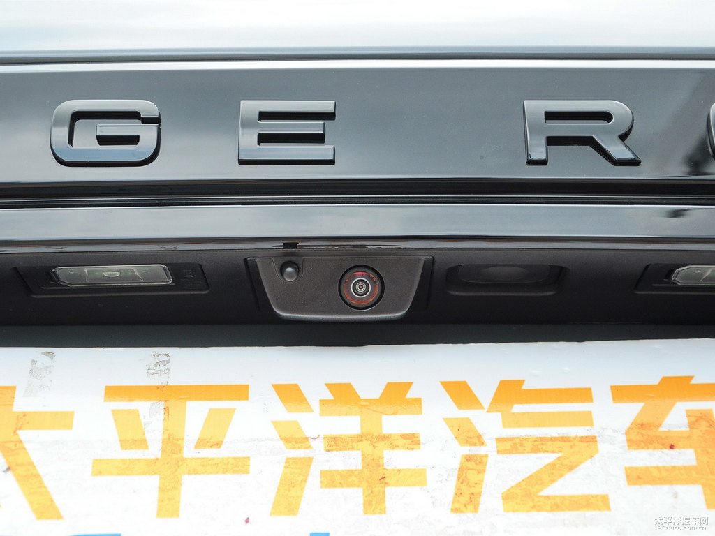 紐約灰攬勝極光車尾外觀圖片