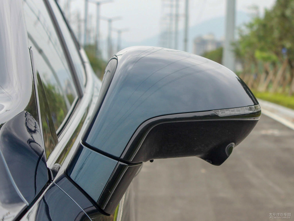 夢幻藍(lán)魏牌 VV7車身外觀圖片