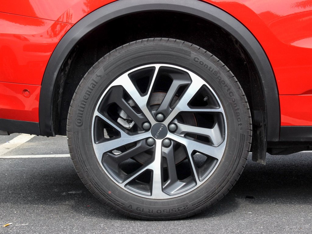 紅色領(lǐng)克01車身外觀圖片