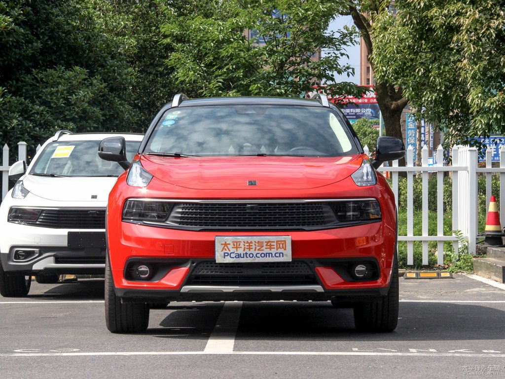紅色領(lǐng)克01整車外觀外觀圖片