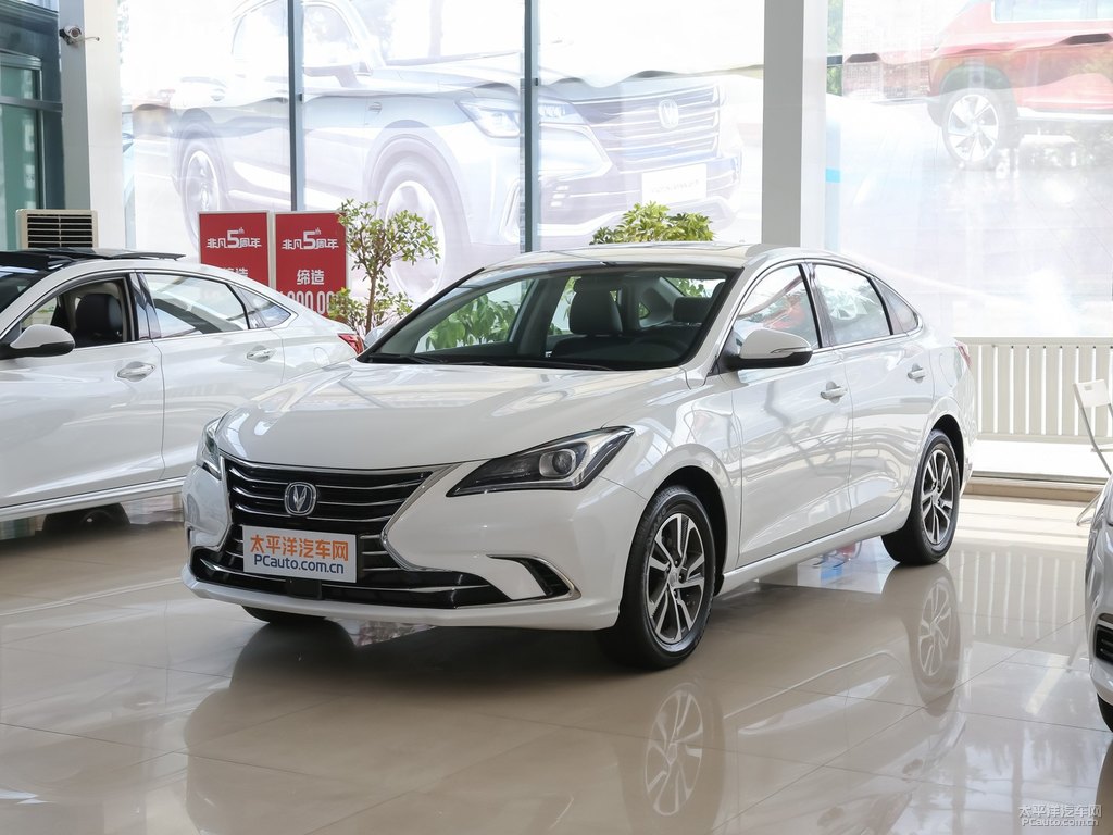 閃光冰晶白逸動(dòng)整車外觀外觀圖片