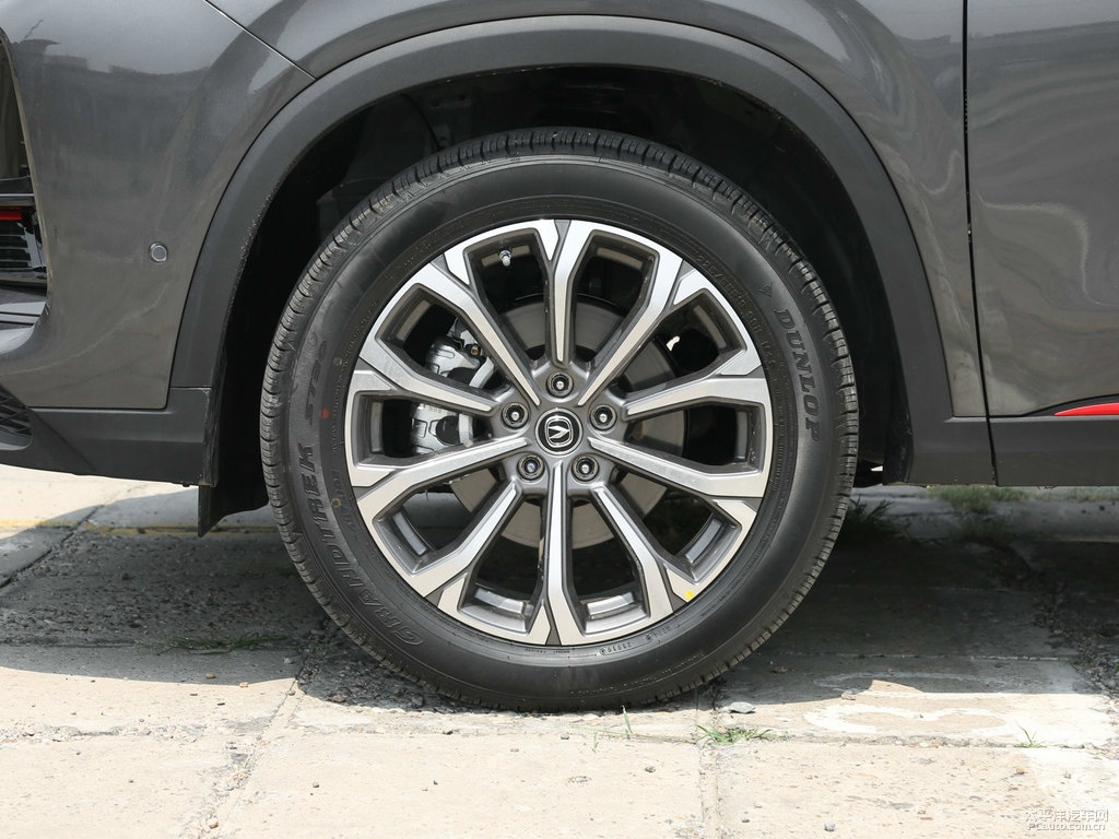 安第斯灰長安CS75 PLUS車身外觀圖片