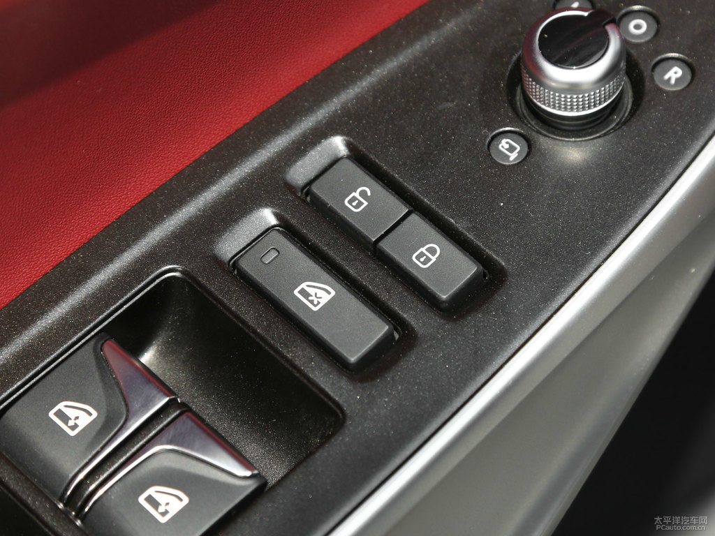 安第斯灰長(zhǎng)安CS75 PLUS車廂內(nèi)飾圖片