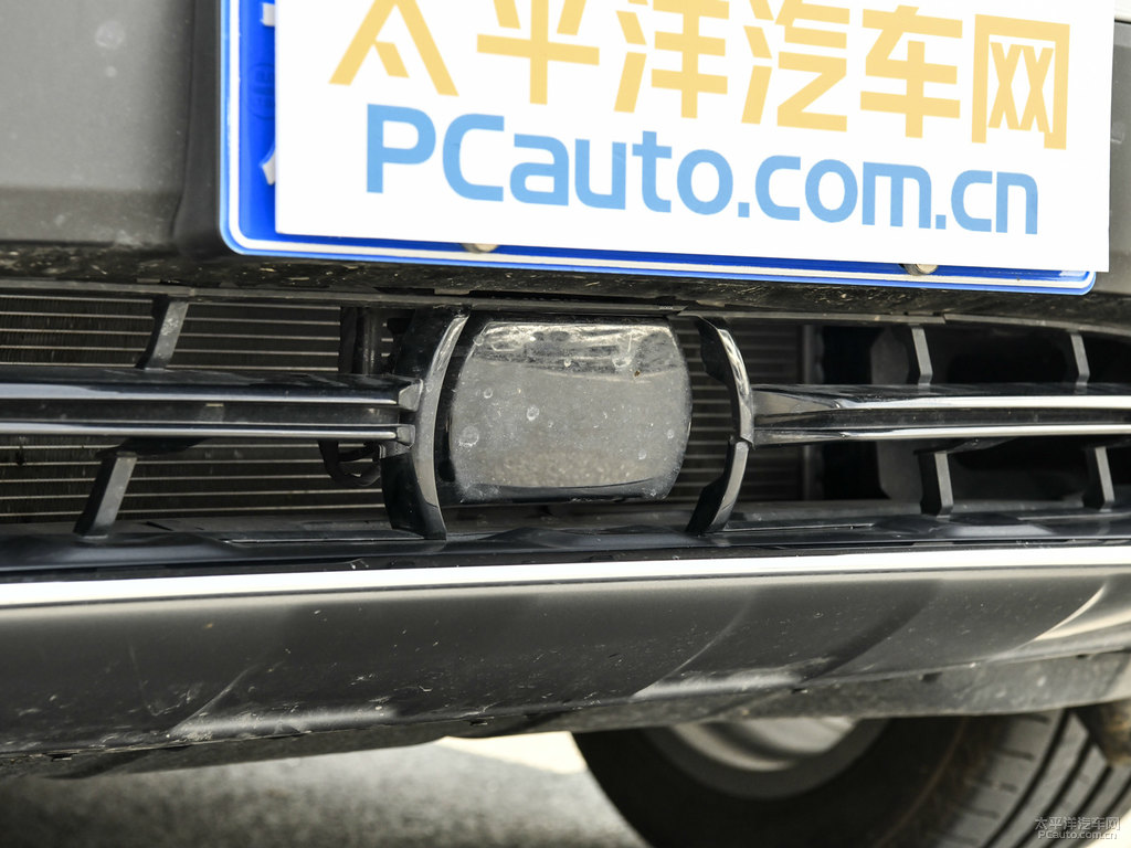 礦石白寶馬X3車(chē)頭外觀圖片