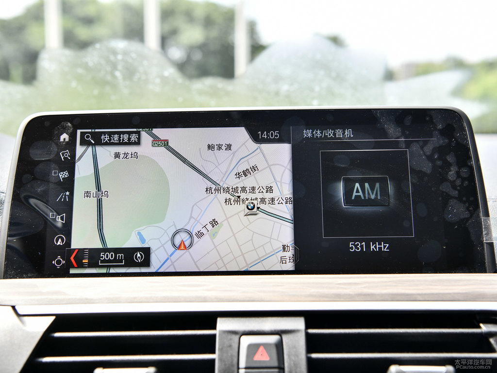 礦石白寶馬X3中控內(nèi)飾圖片