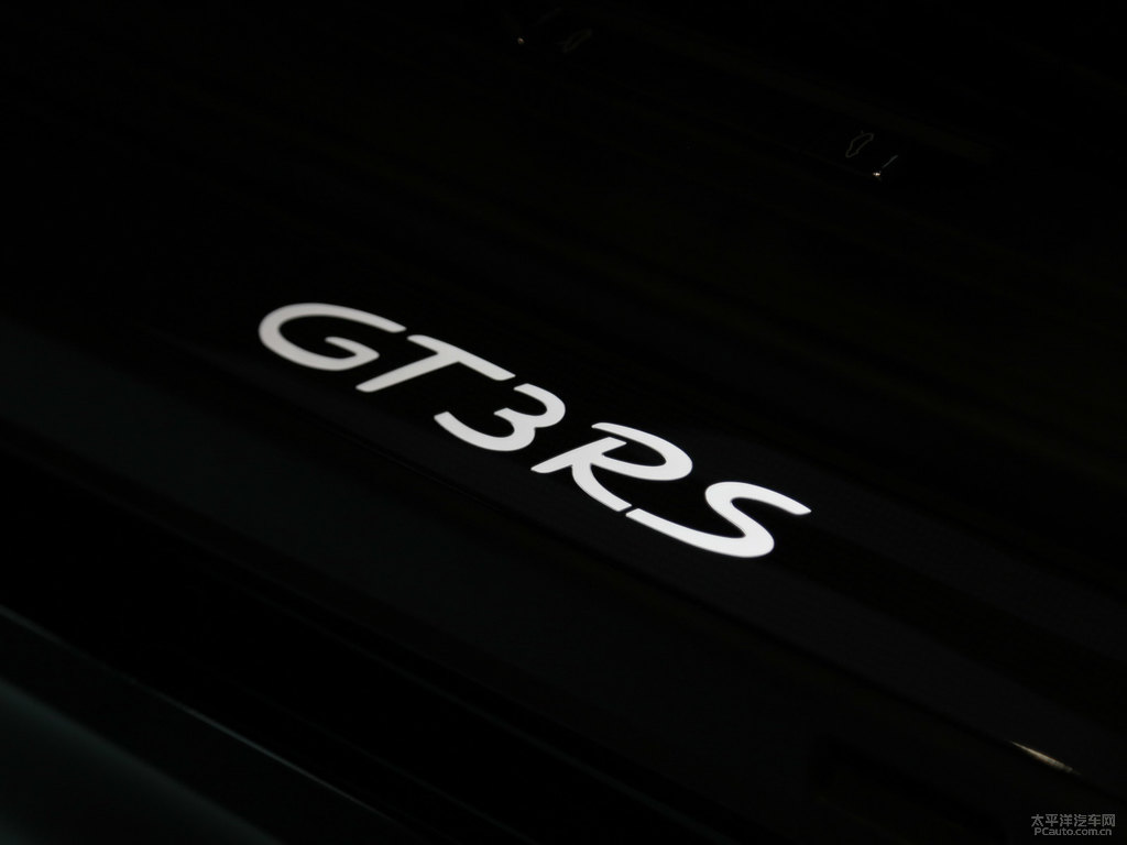黑色保時(shí)捷911車尾外觀圖片