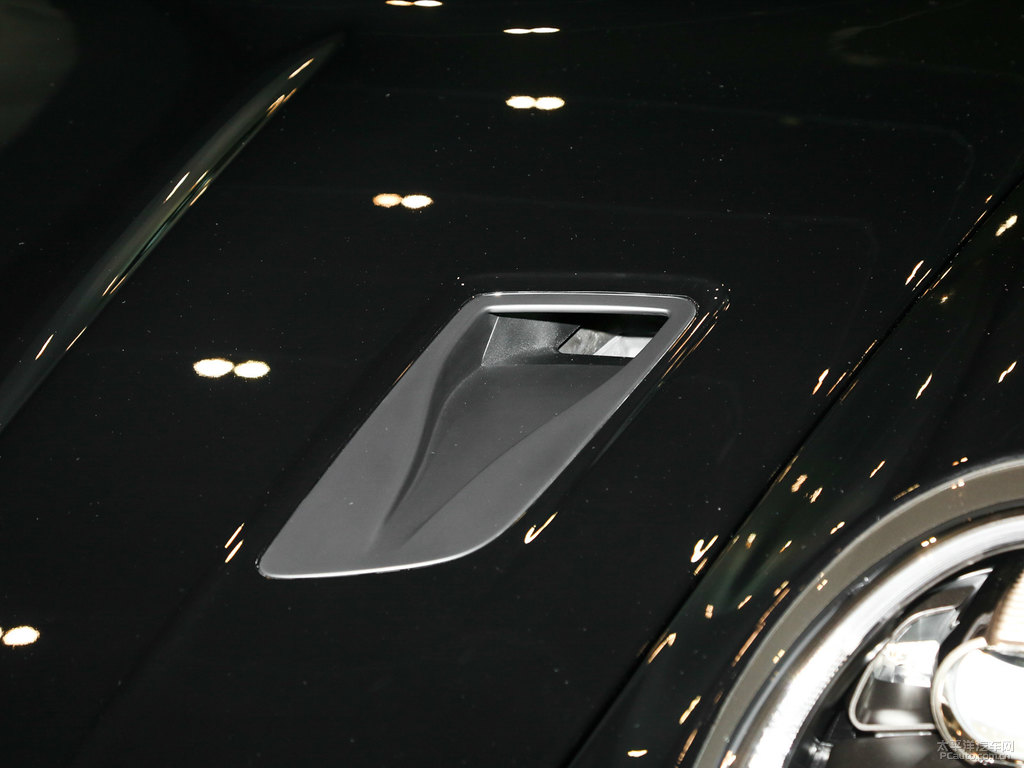 黑色保時(shí)捷911車身外觀圖片