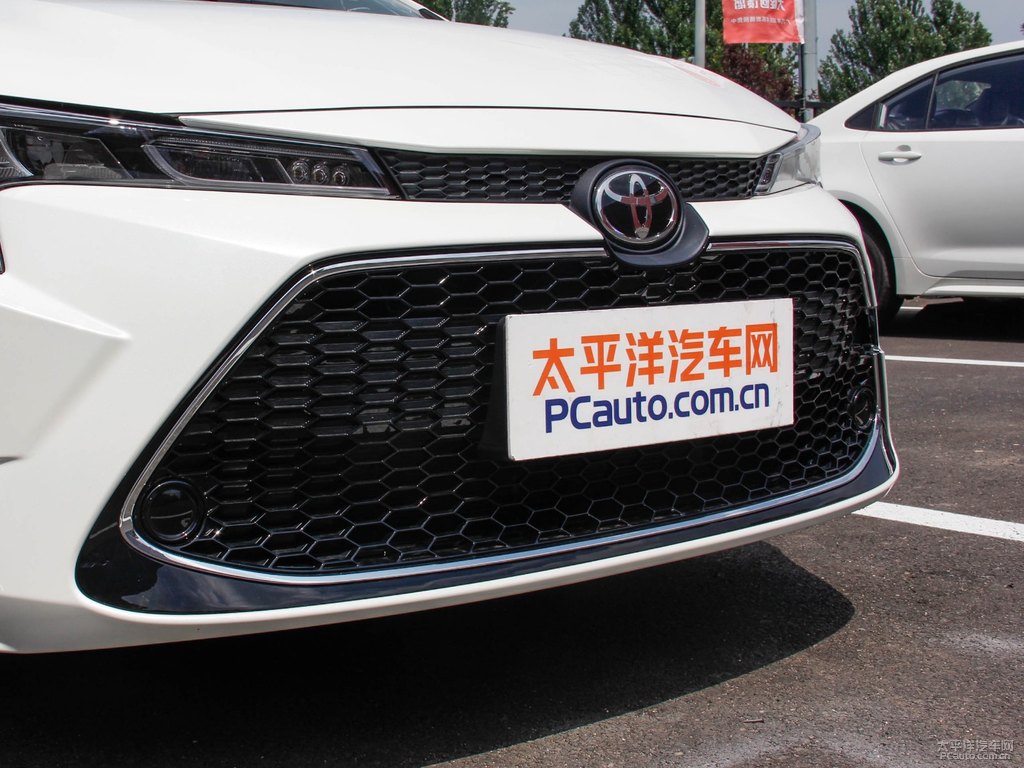 珍珠白雷凌車頭外觀圖片