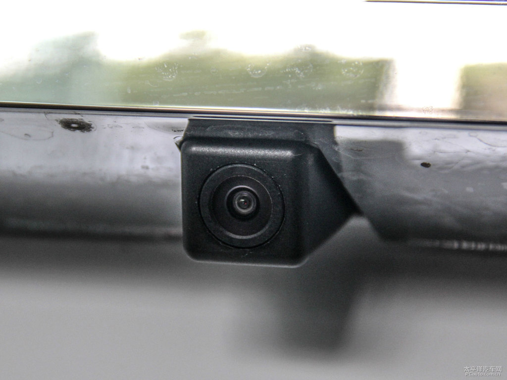 冰晶白新帝豪車尾外觀圖片