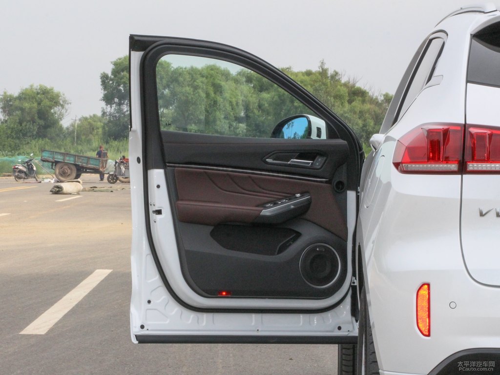 雪域白魏牌 VV5車廂內(nèi)飾圖片