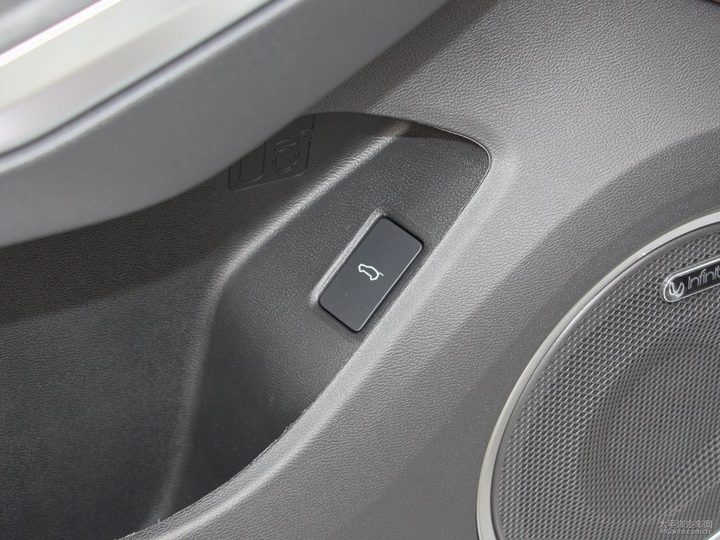 雪域白魏牌 VV5車廂內(nèi)飾圖片