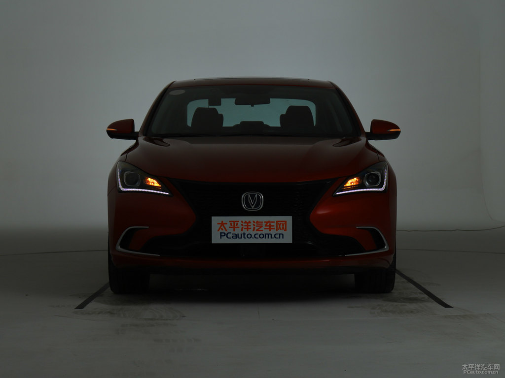耀動(dòng)紅逸動(dòng)車頭外觀圖片