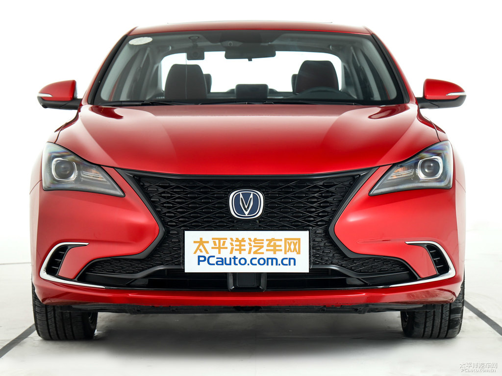 耀動(dòng)紅逸動(dòng)車頭外觀圖片